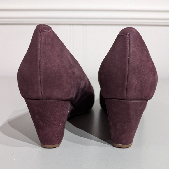 Cole Haan Almond toed suede wedges - size 7.5B - plum - Picture 6 of 10
